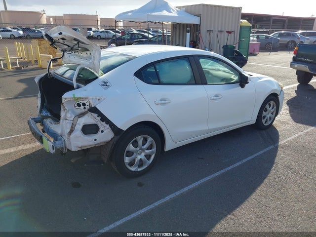 3MZBN1U70JM176100 Mazda Mazda3 Sport