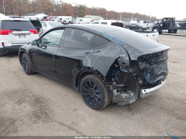 2022 TESLA MODEL Y 7SAYGDEE1NF356432 Photo 2