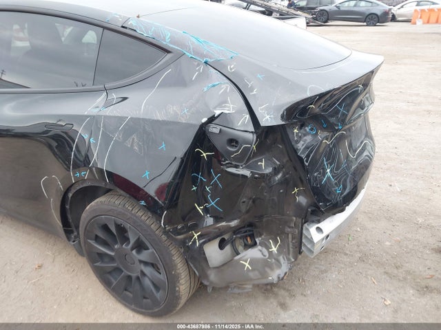 2022 TESLA MODEL Y 7SAYGDEE1NF356432 Photo 5
