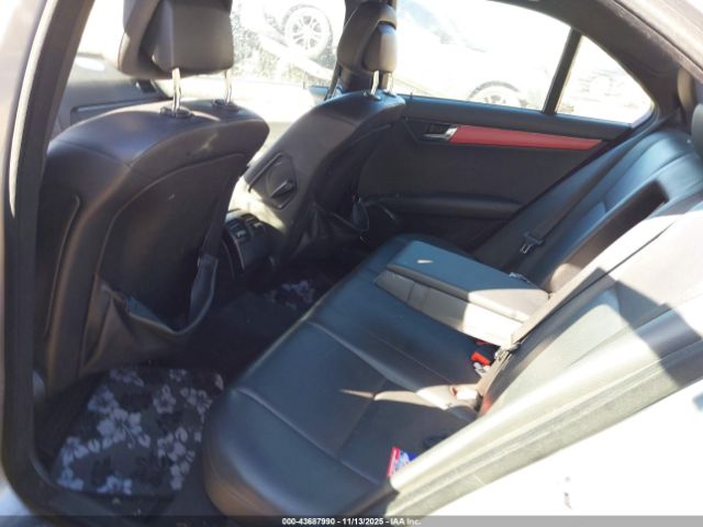 2011 MERCEDES-BENZ C 300 WDDGF5EB3BF631643 Photo 7