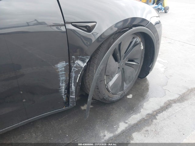 2026 TESLA MODEL Y 7SAYGDED5TF429421 Photo 5