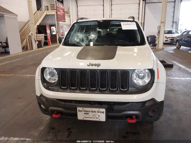 ZACCJBCB4JPH49415 Jeep Renegade Trailhawk 4x4