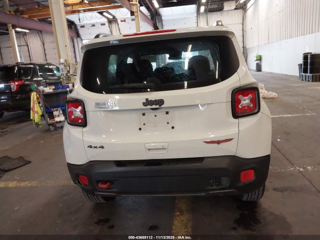 ZACCJBCB4JPH49415 Jeep Renegade Trailhawk 4x4