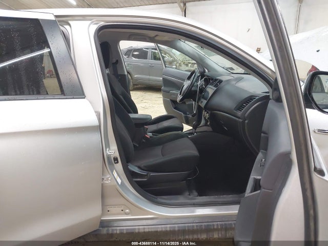 2019 MITSUBISHI OUTLANDER SPORT JA4AR3AU1KU017067 Photo 4