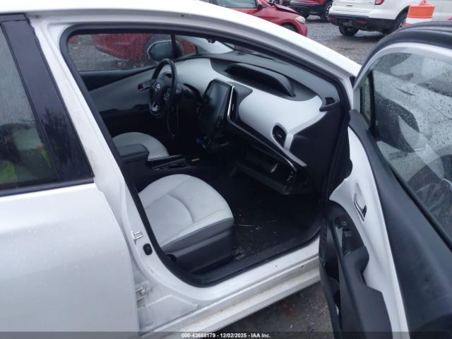 2022 TOYOTA PRIUS PRIME JTDKAMFP4N3202279 Photo 4