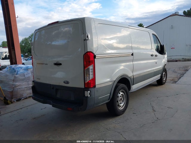 Ford Transit 2018 1FTYR1YG6JKB55156 Image 4