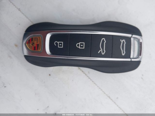 2024 PORSCHE TAYCAN WP0AA2Y14RSA12232 Photo 10