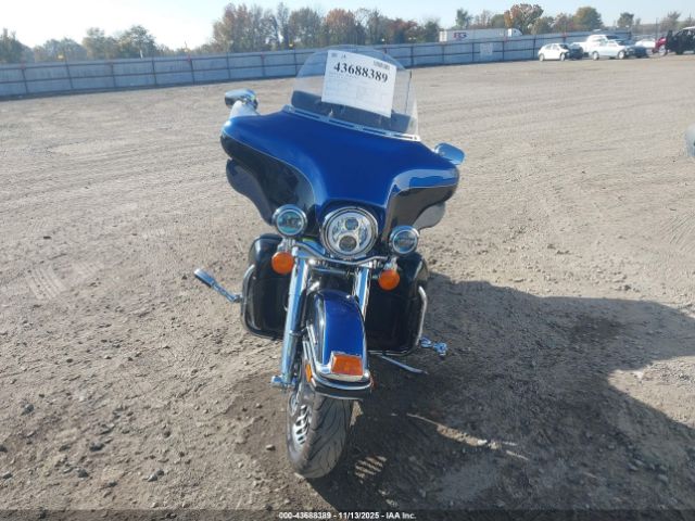 2010 HARLEY-DAVIDSON FLHTK 1HD1KEM19AB657429 Photo 4