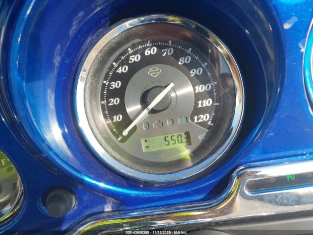 2010 HARLEY-DAVIDSON FLHTK 1HD1KEM19AB657429 Photo 6