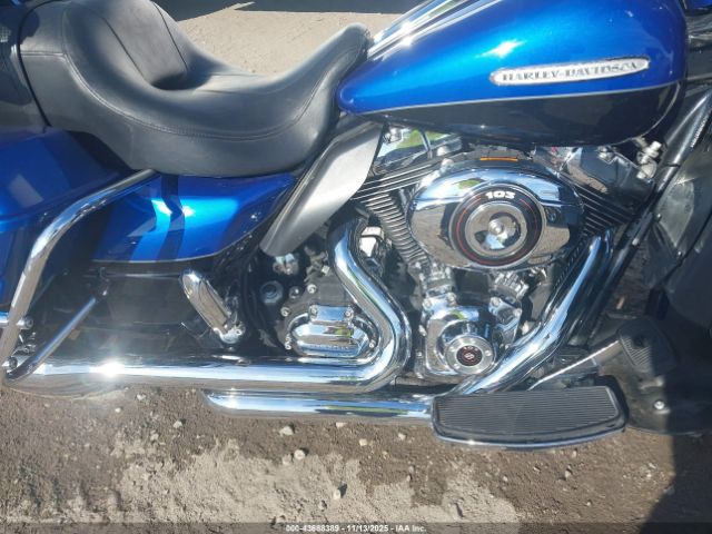 2010 HARLEY-DAVIDSON FLHTK 1HD1KEM19AB657429 Photo 7