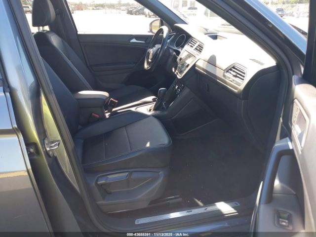 2021 VOLKSWAGEN TIGUAN 3VV3B7AX2MM107938 Photo 4