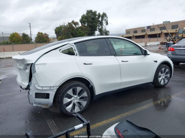 2023 TESLA MODEL Y 7SAYGDEEXPF745105 Photo 3