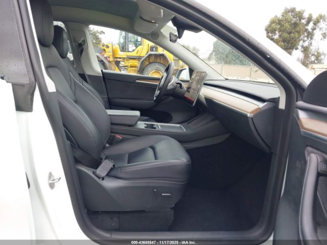 2023 TESLA MODEL Y 7SAYGDEEXPF745105 Photo 4