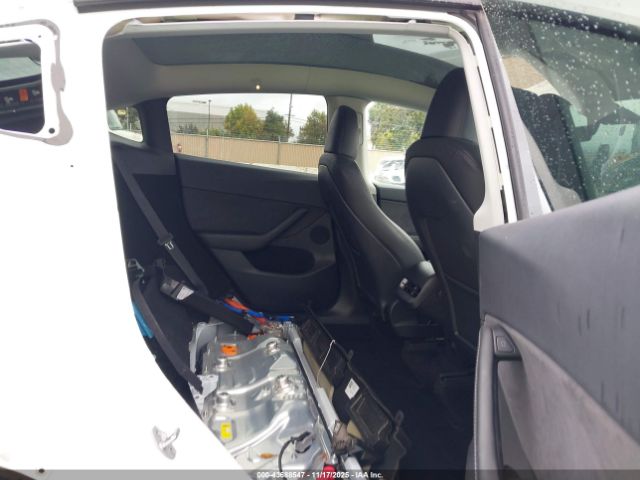 2023 TESLA MODEL Y 7SAYGDEEXPF745105 Photo 7