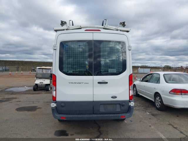1FTNR2CMXFKA53274 Ford Transit-250