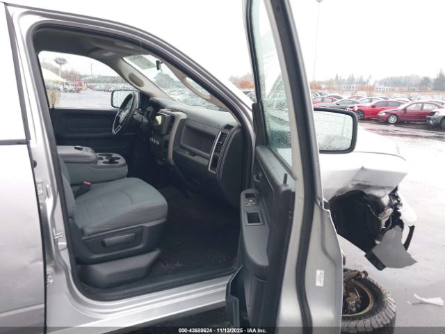 2014 RAM 1500 3C6RR7KT3EG201589 Photo 4