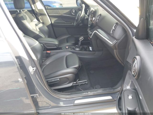 2017 MINI COUNTRYMAN WMZYT5C32H3D80047 Photo 4