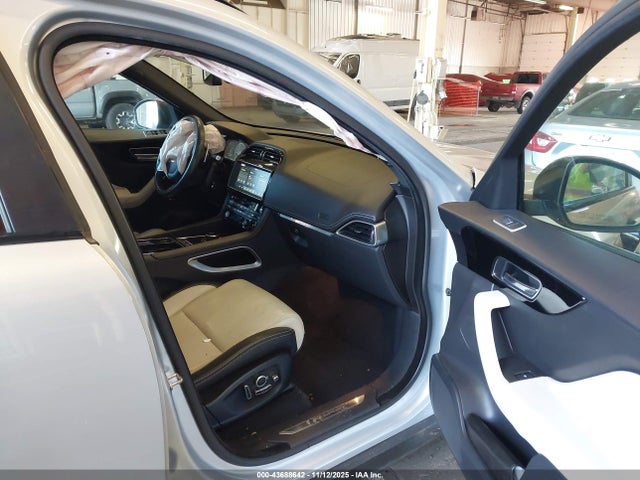 2018 JAGUAR F-PACE SADCL2EVXJA255601 Photo 4