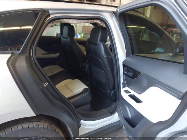 2018 JAGUAR F-PACE SADCL2EVXJA255601 Photo 7