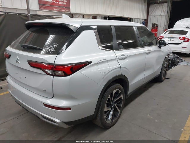 2024 MITSUBISHI OUTLANDER JA4J3VA8XRZ053286 Photo 3