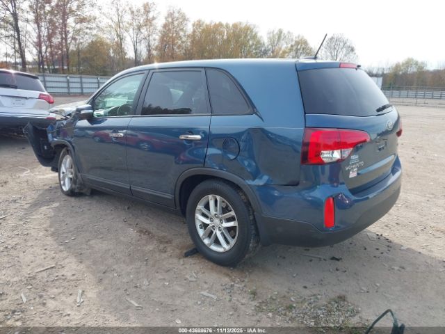 2014 KIA SORENTO 5XYKT3A66EG511895 Photo 2