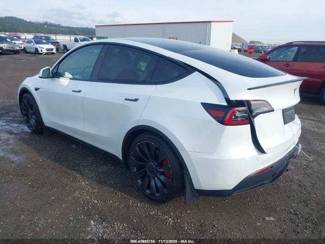 2024 TESLA MODEL Y 7SAYGDEF5RA267491 Photo 2