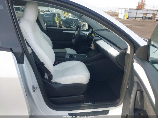 2024 TESLA MODEL Y 7SAYGDEF5RA267491 Photo 4