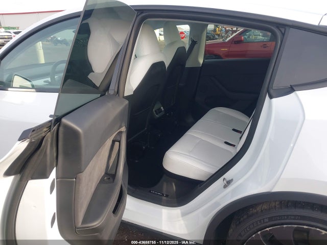 2024 TESLA MODEL Y 7SAYGDEF5RA267491 Photo 7
