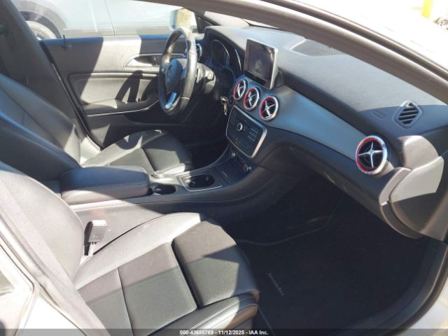 2016 MERCEDES-BENZ CLA 250 WDDSJ4EB8GN330365 Photo 4