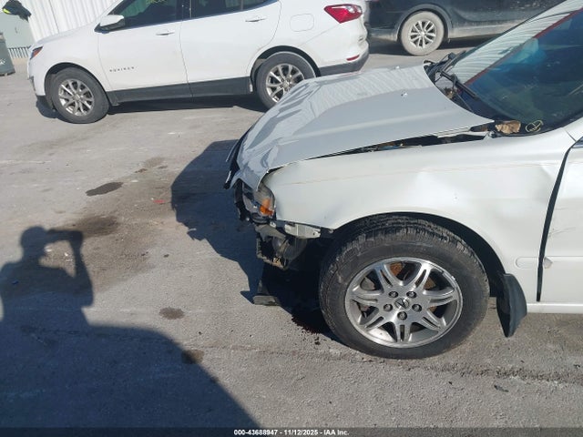 43688947 :رقم المزاد ، 19UUA56671A018032 vin ، 2001 Acura Tl 3.2 مزاد بيع