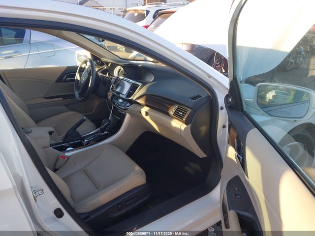 Aukcja sprzedaży 2017 Honda Accord Ex-l V6, vin: 1HGCR3F05HA008386, numer aukcji: 43689071