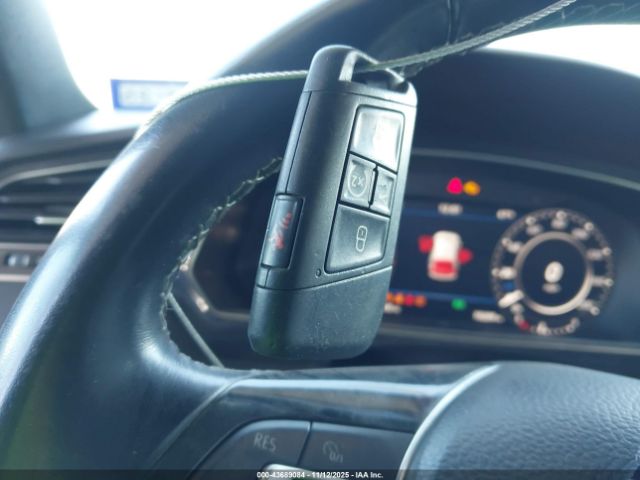 2018 VOLKSWAGEN TIGUAN 3VV4B7AX7JM190573 Photo 10