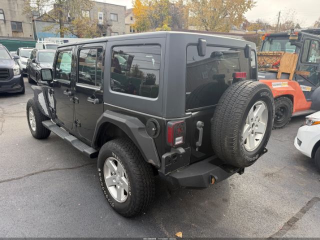 2013 JEEP WRANGLER UNLIMITED 1C4BJWDG0DL577759 Photo 2