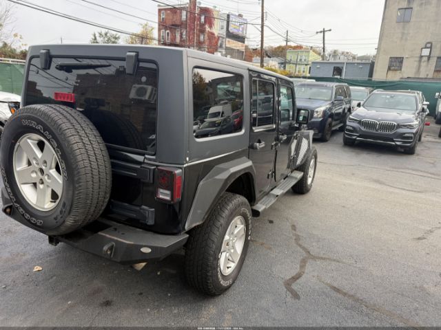 2013 JEEP WRANGLER UNLIMITED 1C4BJWDG0DL577759 Photo 3
