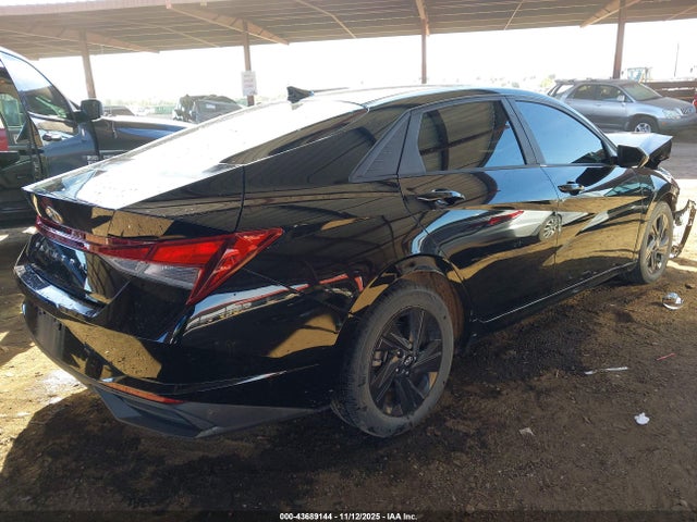 2022 HYUNDAI ELANTRA KMHLM4AG8NU242860 Photo 3
