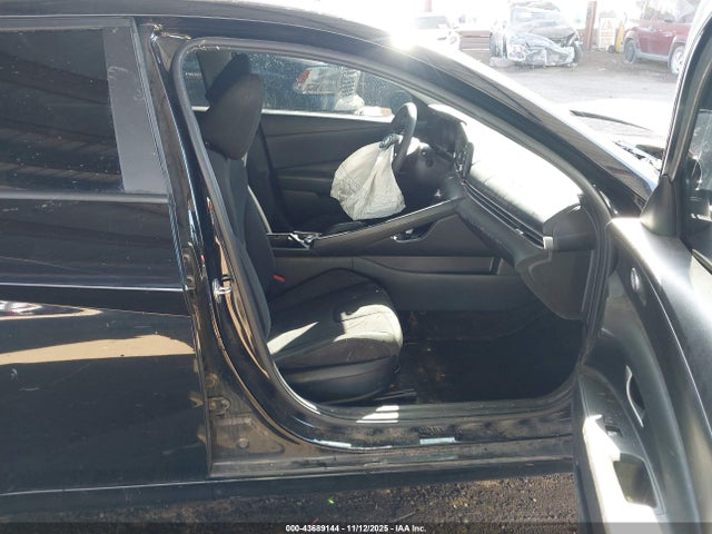 2022 HYUNDAI ELANTRA KMHLM4AG8NU242860 Photo 4