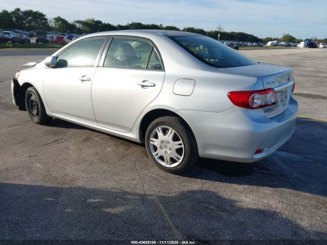 2013 TOYOTA COROLLA JTDBU4EE4DJ114284 Photo 2