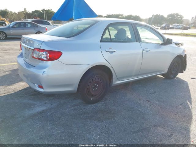 2013 TOYOTA COROLLA JTDBU4EE4DJ114284 Photo 3