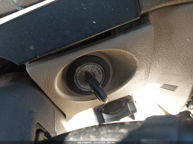 2005 KIA SORENTO KNDJD733255431134 Photo 10