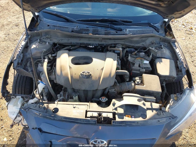 3MYDLBYV6HY185890 Toyota YARIS IA