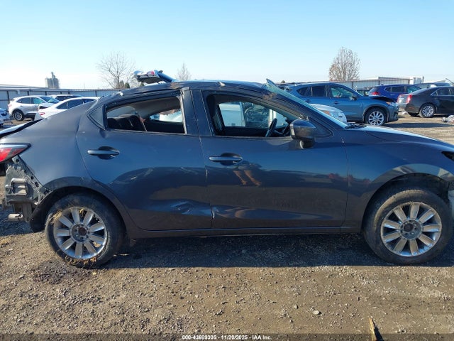 3MYDLBYV6HY185890 Toyota YARIS IA