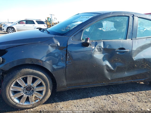 3MYDLBYV6HY185890 Toyota YARIS IA