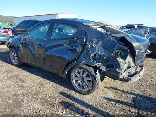 3MYDLBYV6HY185890 Toyota YARIS IA