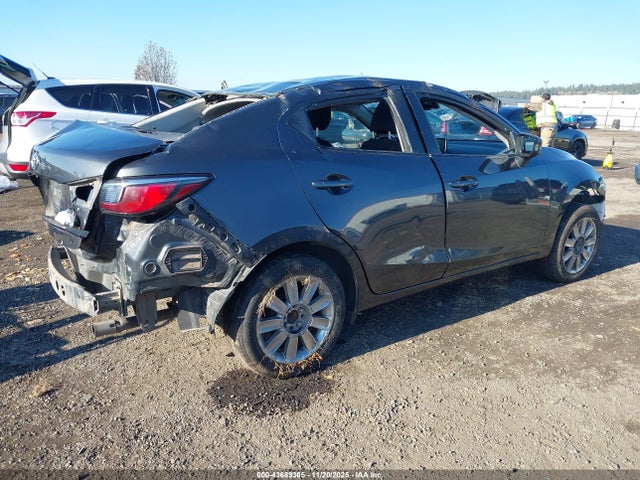 3MYDLBYV6HY185890 Toyota YARIS IA