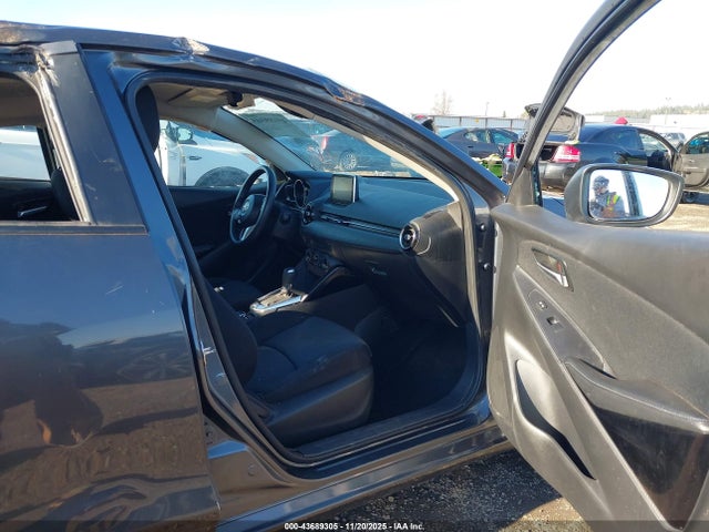 3MYDLBYV6HY185890 Toyota YARIS IA