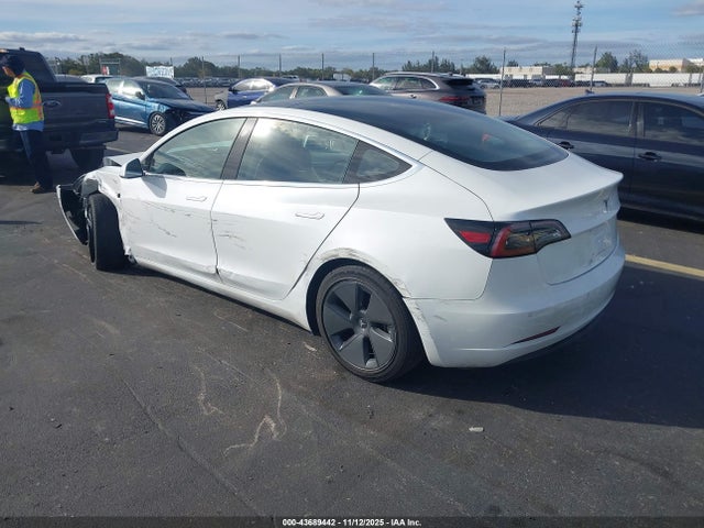 2018 TESLA MODEL 3 5YJ3E1EA3JF056314 Photo 2