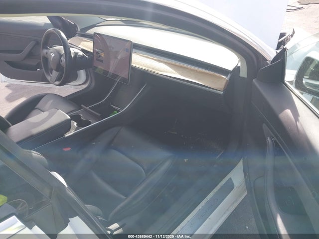 2018 TESLA MODEL 3 5YJ3E1EA3JF056314 Photo 4