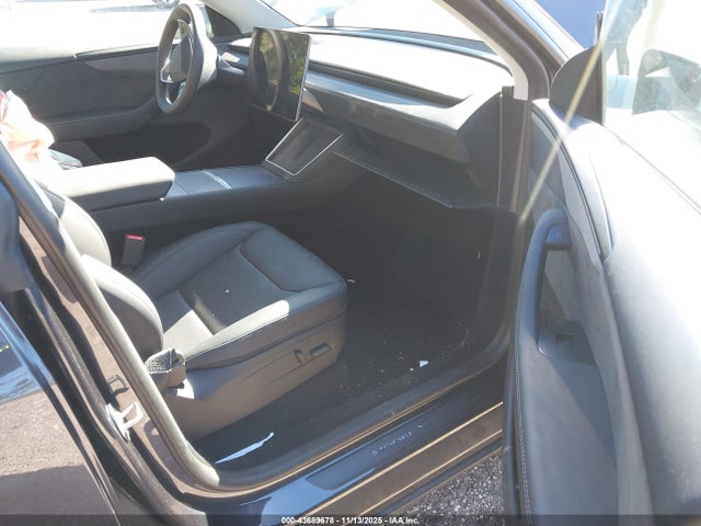 Tesla Model Y Rwd 2026 7SAYGDED4TF383628 Image 5