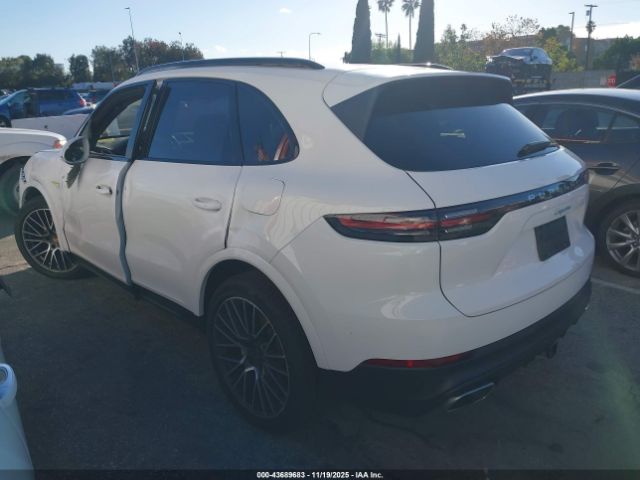2021 PORSCHE CAYENNE E-HYBRID WP1AE2AY2MDA24187 Photo 2