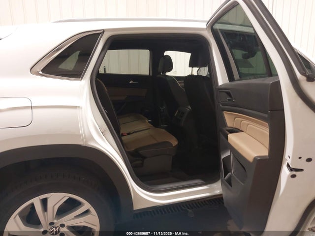 43689687 :رقم المزاد ، 1V2BE2CA4MC211506 vin ، 2021 Volkswagen Atlas Cross Sport 3.6l V6 Sel مزاد بيع